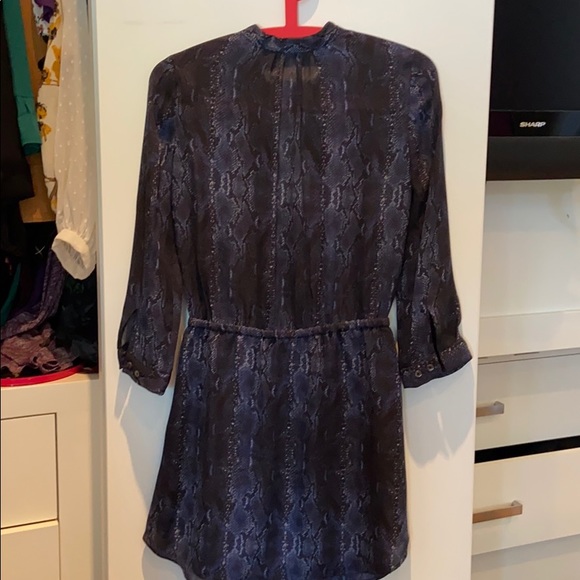 Babaton dress. Silky texture dress. - Picture 8 of 8